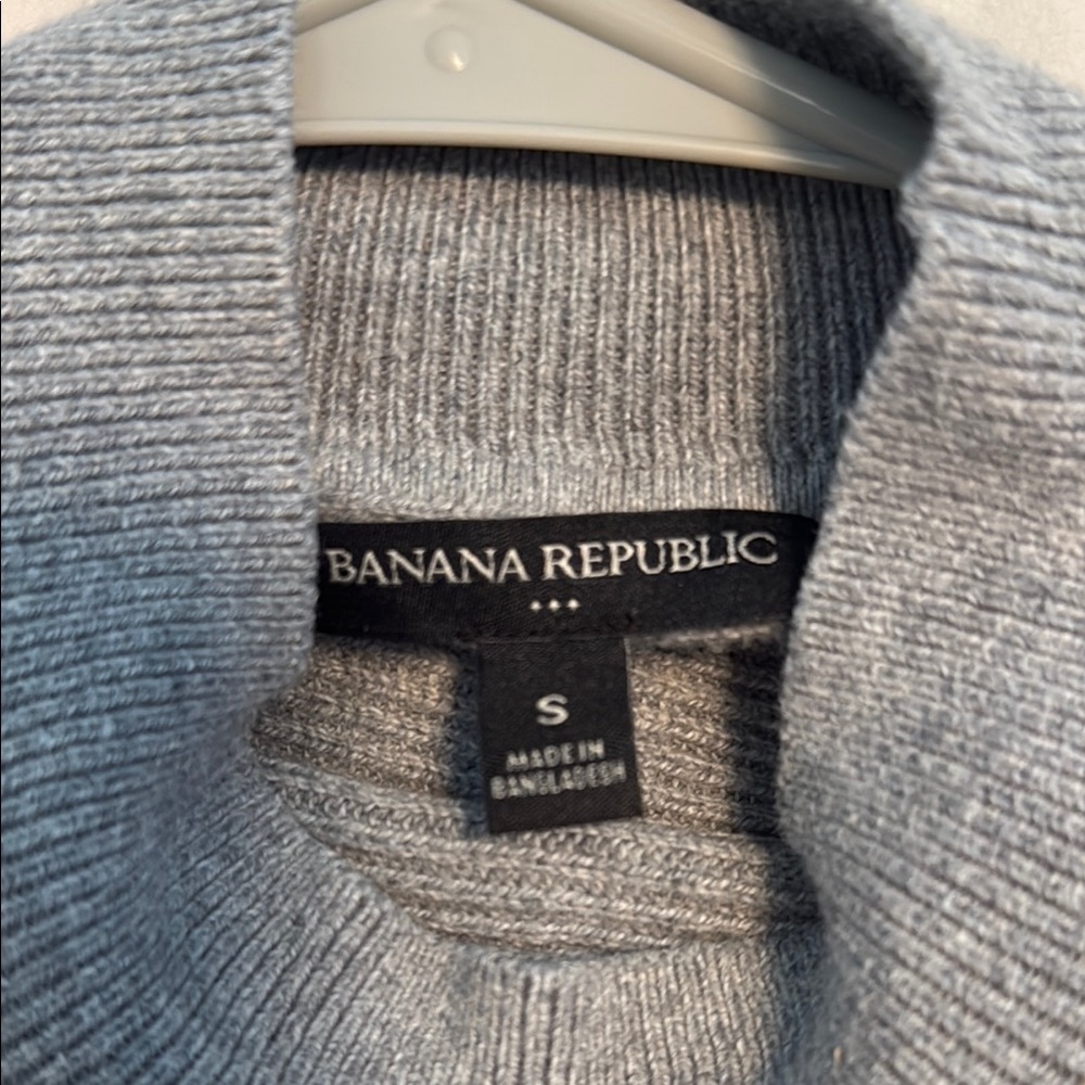 Banana Republic Heather Gray Knit Top
